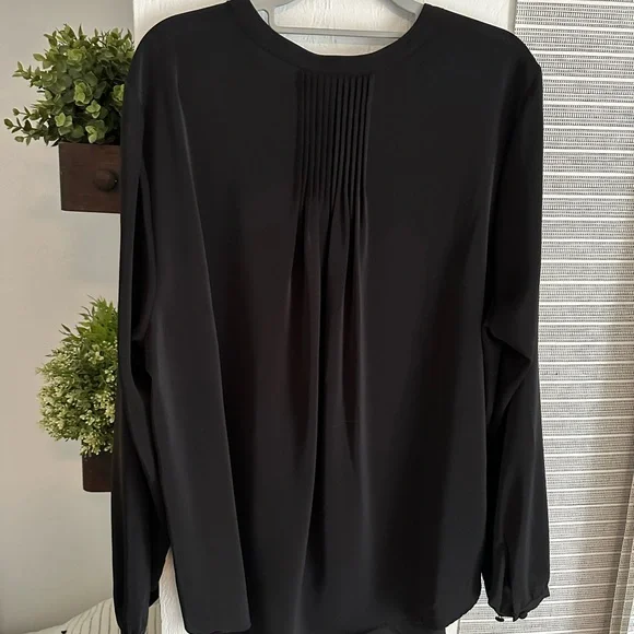 Torrid NWT deep black blouse- beautiful quality! - Picture 5 of 8